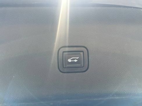Used 2023 Buick Enclave Avenir FWD image 16