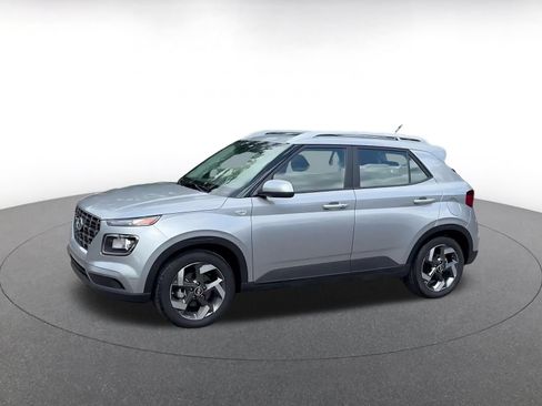 Used 2026 Hyundai Venue SEL FWD image 7