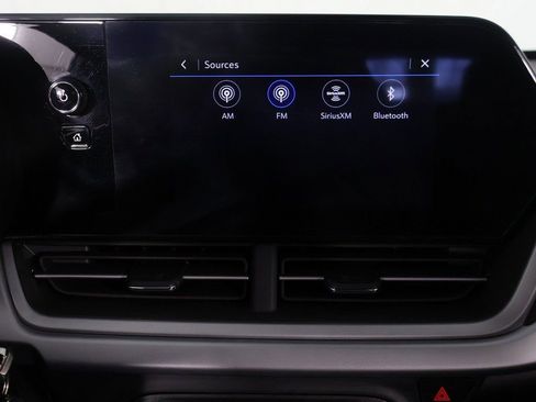 Used 2025 Chevrolet Trax LS image 38