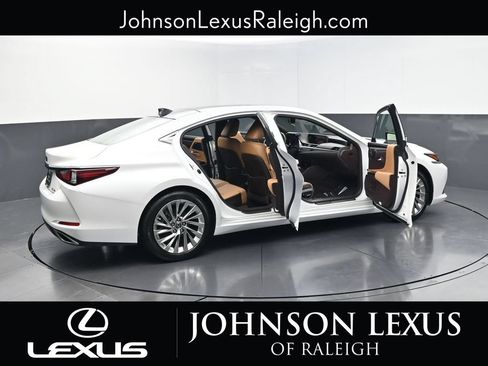Used 2019 Lexus ES 350 Ultra Luxury w/ Accessory Package FWD image 31