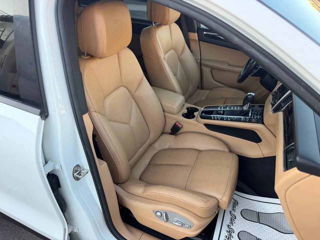 Used 2017 Porsche Macan AWD/4WD image 44
