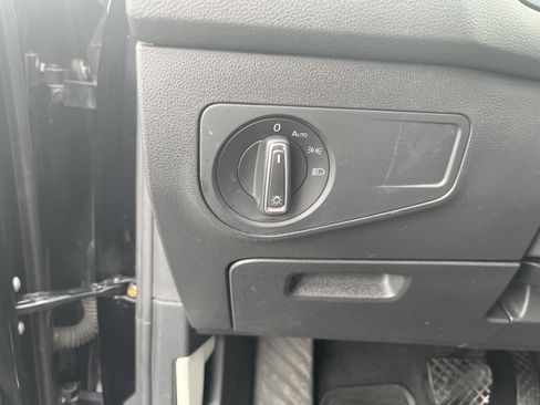 Used 2019 Volkswagen Tiguan SE w/ 3rd Row Seat Package image 19