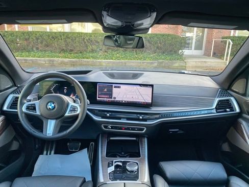 Used 2024 BMW X5 xDrive40i w/ M Sport Package image 34