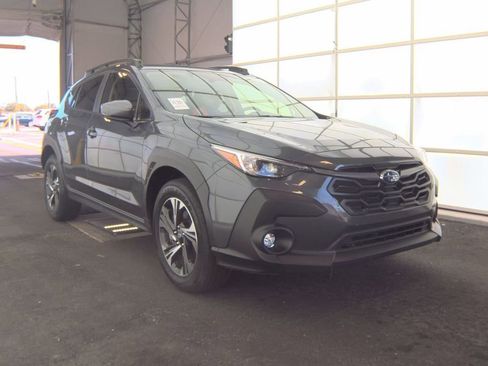 Used 2025 Subaru Crosstrek 2.0i Premium image 2