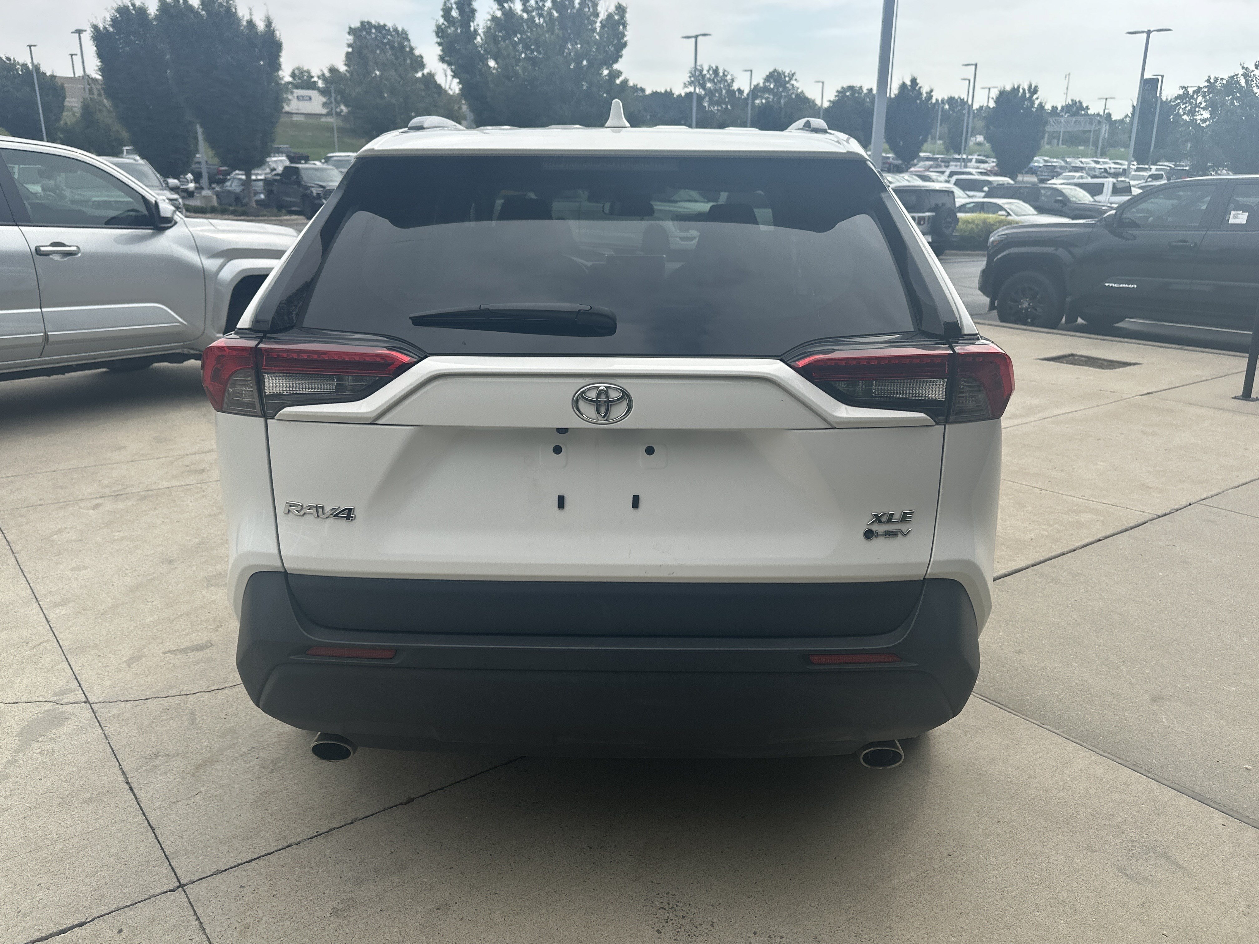 Used 2025 Toyota RAV4 XLE AWD/4WD image 8