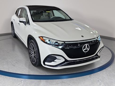 Certified 2023 Mercedes-Benz EQS 580 4MATIC SUV image 4