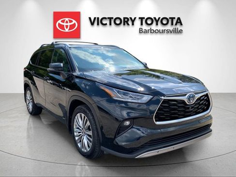 Used 2022 Toyota Highlander Platinum AWD/4WD image 5