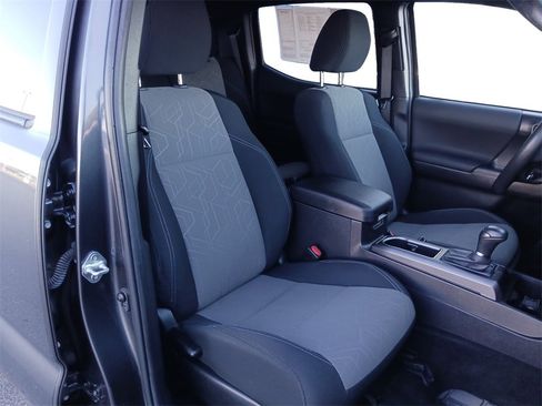 Used 2023 Toyota Tacoma TRD Off-Road image 27