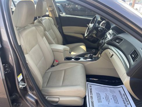 Used 2013 Acura ILX w/ Technology Package FWD image 19