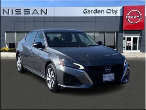 Certified 2025 Nissan Altima 2.5 S FWD image 1