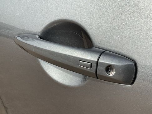 New 2026 Nissan Pathfinder SL image 9