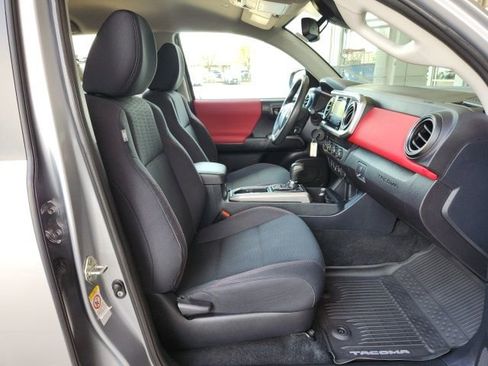 Certified 2019 Toyota Tacoma SR5 AWD/4WD image 23