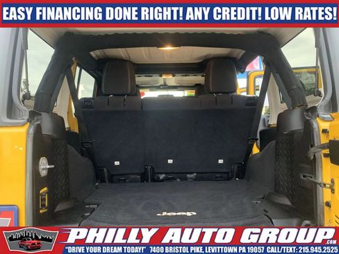 Used 2015 Jeep Wrangler Unlimited Rubicon w/ Max Tow Package AWD/4WD image 15