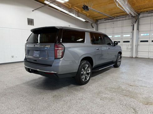 Used 2022 Chevrolet Suburban LT AWD/4WD image 6