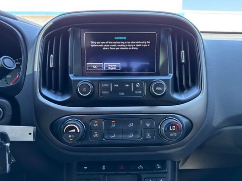 Used 2018 Chevrolet Colorado Z71 AWD/4WD image 21