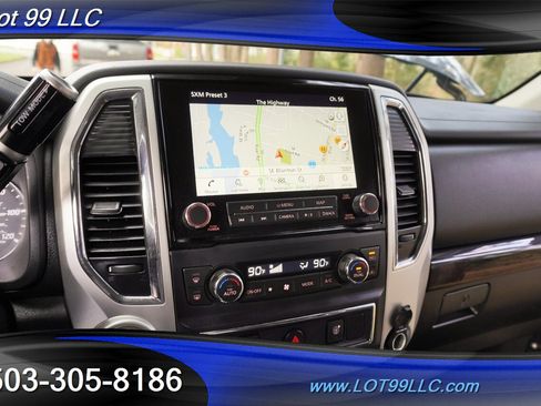 Used 2021 Nissan Titan SV w/ SV Convenience Package image 21
