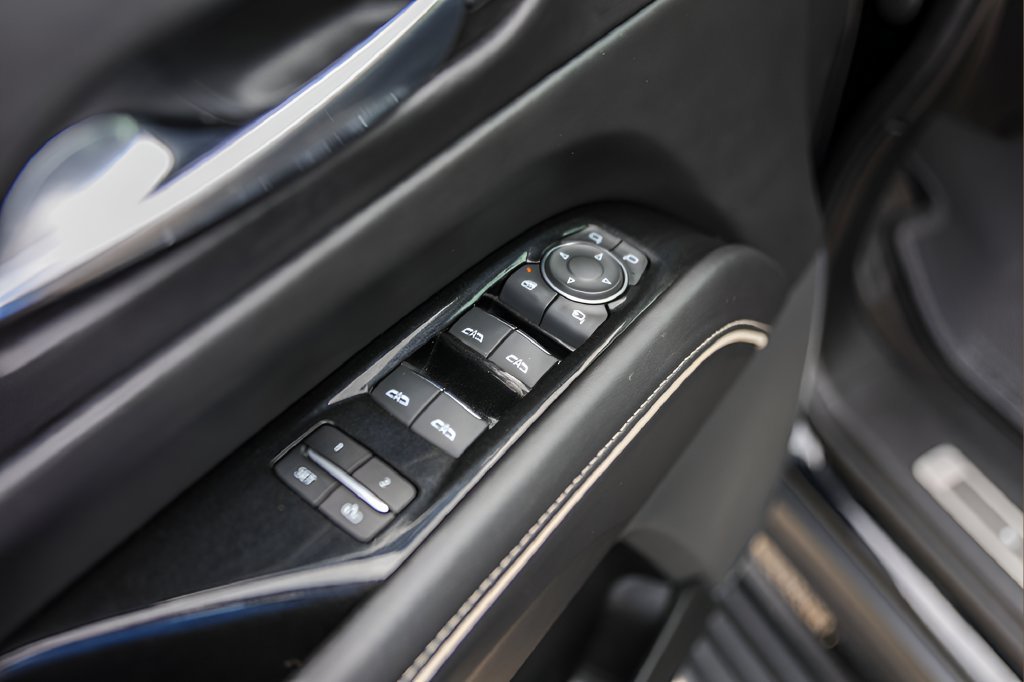 Used 2022 Cadillac Escalade Sport Platinum AWD/4WD image 23