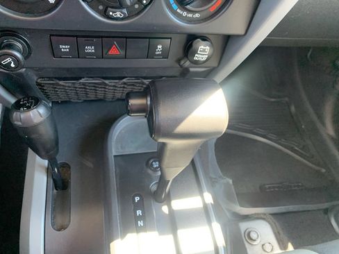 Used 2010 Jeep Wrangler Rubicon w/ PWR Convenience Group AWD/4WD image 13