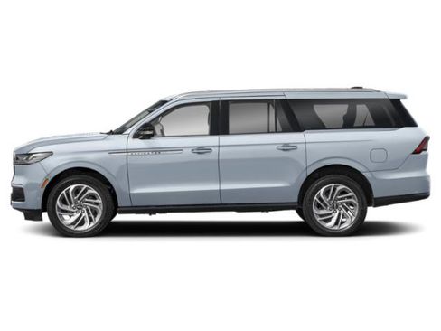 New 2026 Lincoln Navigator L Reserve AWD/4WD image 3