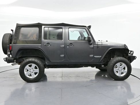Used 2017 Jeep Wrangler Unlimited Rubicon w/ Connectivity Group AWD/4WD image 8