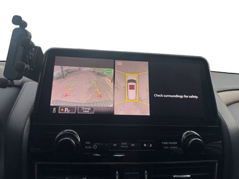 Used 2021 Nissan Armada SL image 28