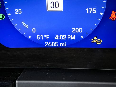 Certified 2025 Porsche Macan 4 Electric image 12