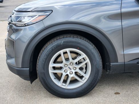 New 2026 Ford Explorer Active RWD image 9