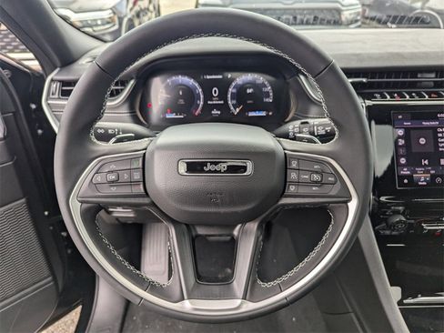 New 2025 Jeep Grand Cherokee Laredo X image 17