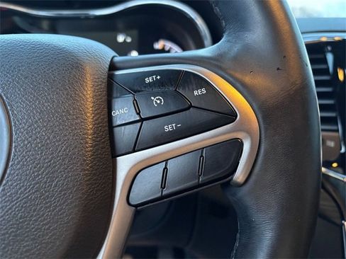 Used 2020 Jeep Grand Cherokee Altitude image 17