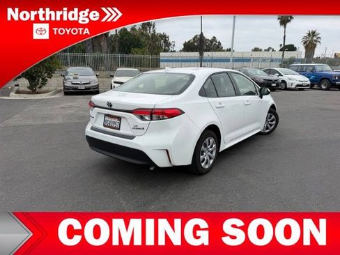 Used 2023 Toyota Corolla LE w/ Carpet Mat Package (TMS) FWD image 4