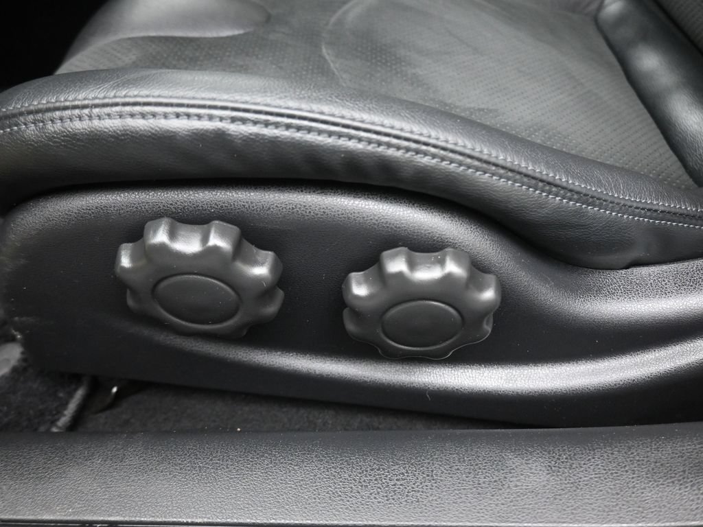 Used 2023 Nissan Z w/ Floor Mat Package (L93) RWD image 13