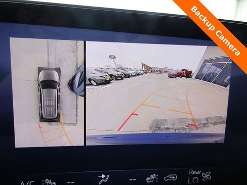 Used 2025 Buick Enclave Preferred image 17