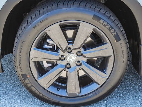 Certified 2025 Honda Pilot Sport image 13