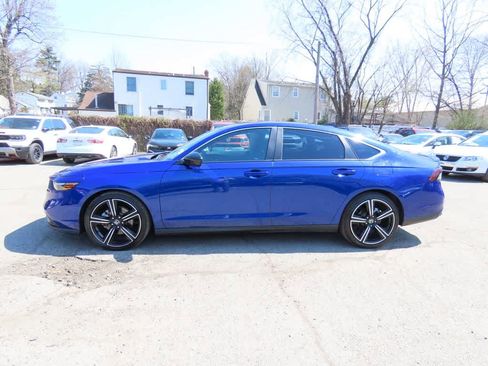 Used 2025 Honda Accord Sport image 3
