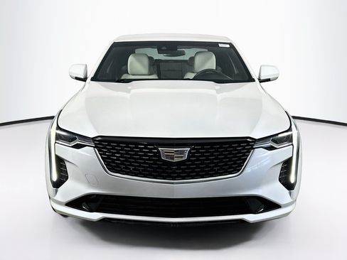 Used 2023 Cadillac CT4 Luxury RWD image 2