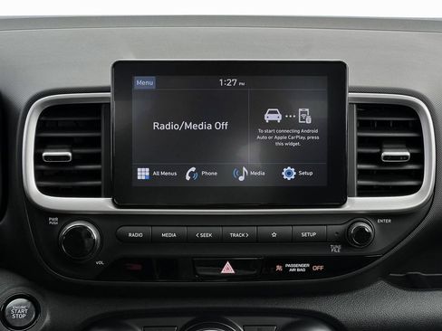 Used 2025 Hyundai Venue SEL image 21