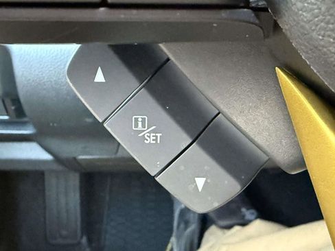 Used 2021 Subaru Crosstrek 2.5i Sport w/ Moonroof Package image 27