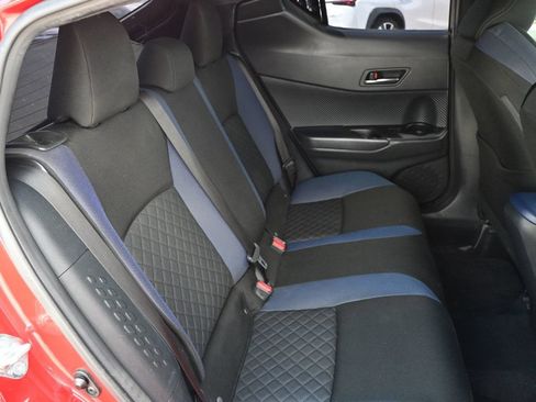 Used 2020 Toyota C-HR XLE FWD image 17