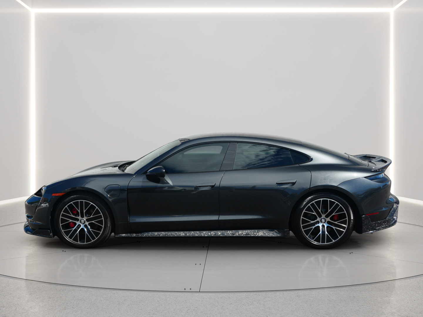 Used 2021 Porsche Taycan 4S AWD/4WD image 2
