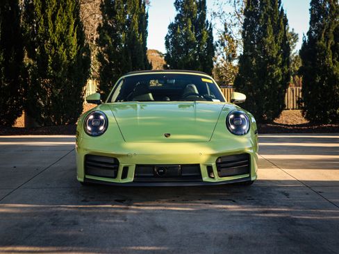 Used 2025 Porsche 911 Carrera image 5