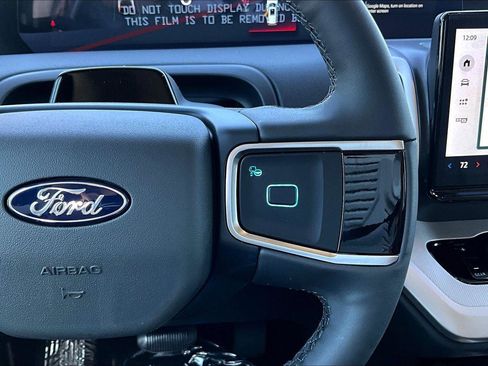 New 2025 Ford Expedition Active image 10