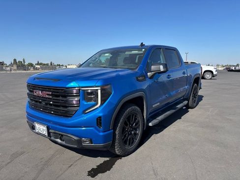 Used 2022 GMC Sierra 1500 Elevation w/ Elevation Premium Package RWD image 3