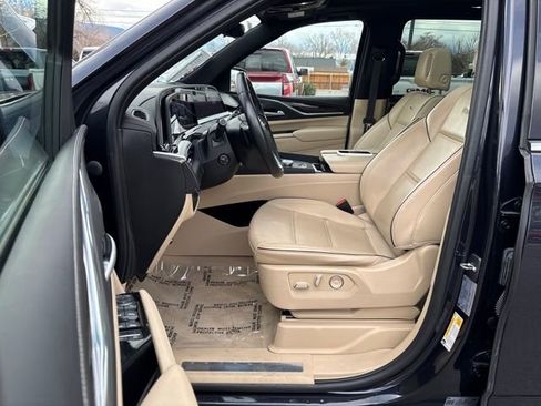 Certified 2023 Cadillac Escalade ESV Premium Luxury w/ Performance Package image 11