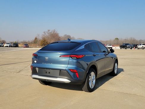 Used 2024 Buick Envista Preferred w/ Advanced Safety Package image 5