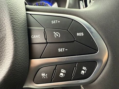 New 2026 Chrysler Pacifica Select AWD/4WD image 24