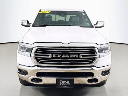 Used 2024 RAM 1500 Laramie AWD/4WD image 3