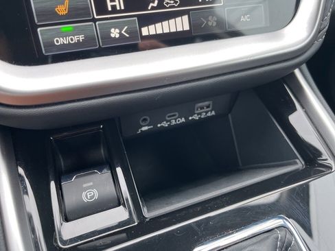 Certified 2025 Subaru Outback Limited w/ Popular Package #2 image 19