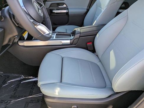New 2026 Mercedes-Benz GLB 250 image 4