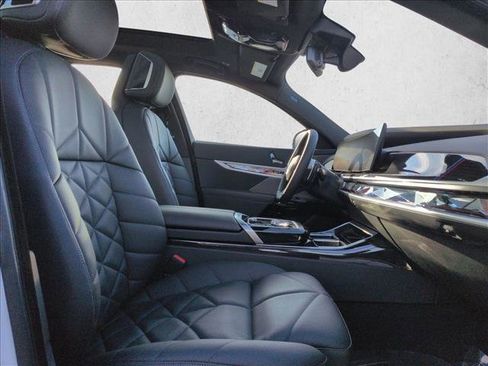 Used 2025 BMW 740i xDrive w/ Premium Package AWD/4WD image 23