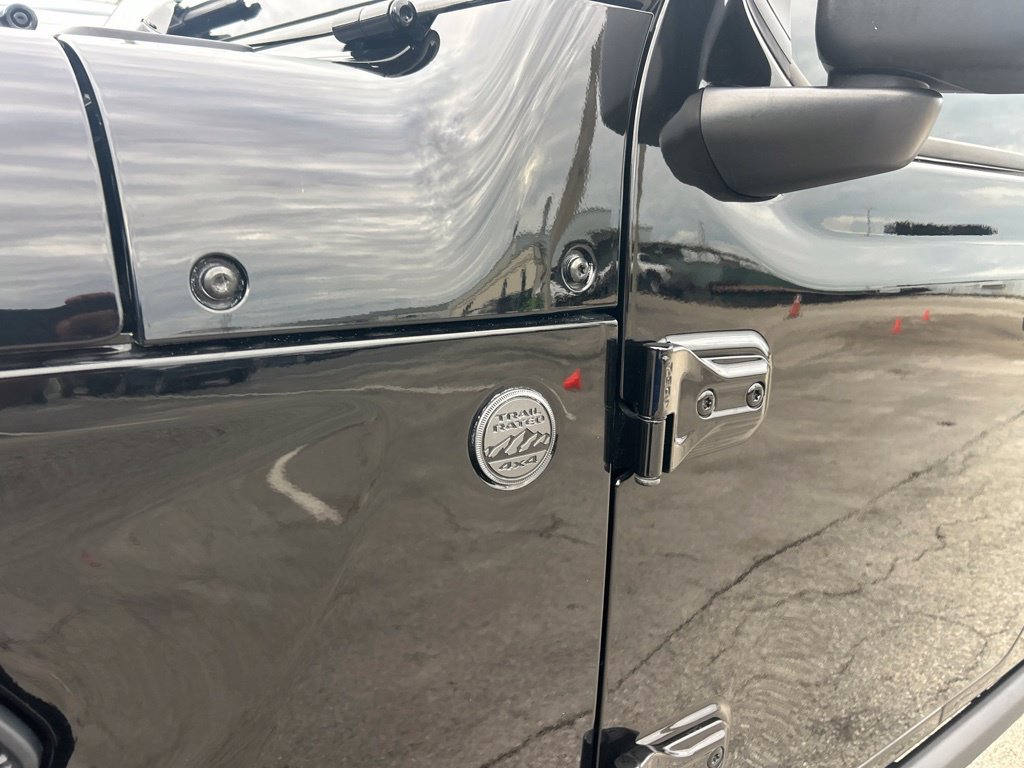 Used 2025 Jeep Gladiator Sport AWD/4WD image 19
